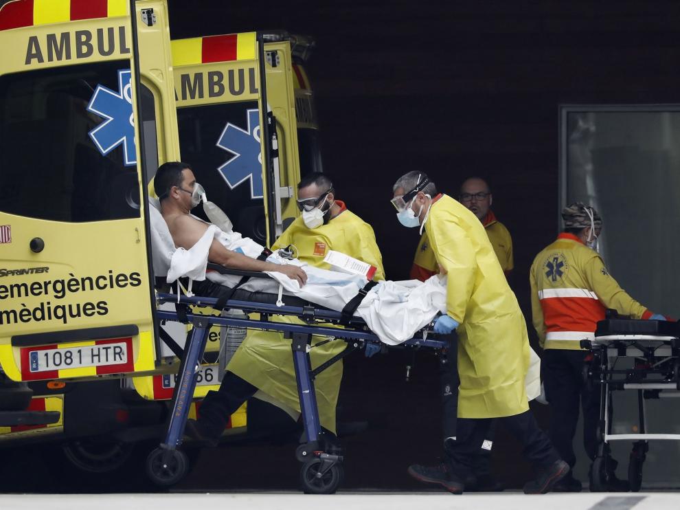 España supera los 140.000 casos de coronavirus y registra un aumento de muertes diarias, hasta 743, tras días cayendo