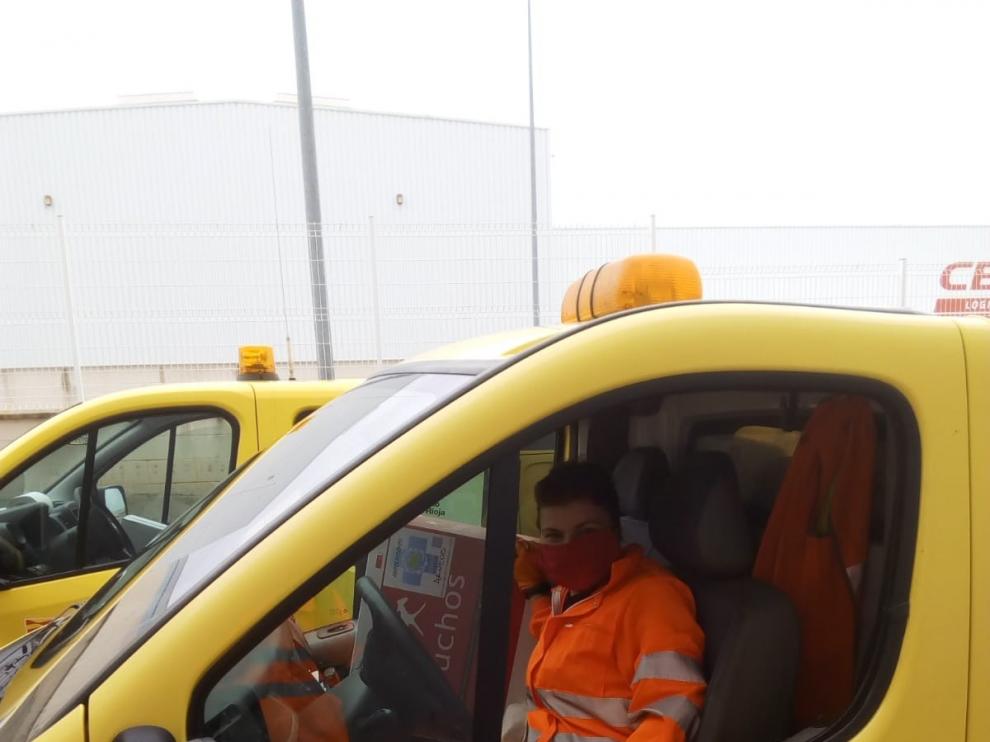 Las brigadas de carreteras colaboran en el traslado de materiales para hacer frente al coronavirus