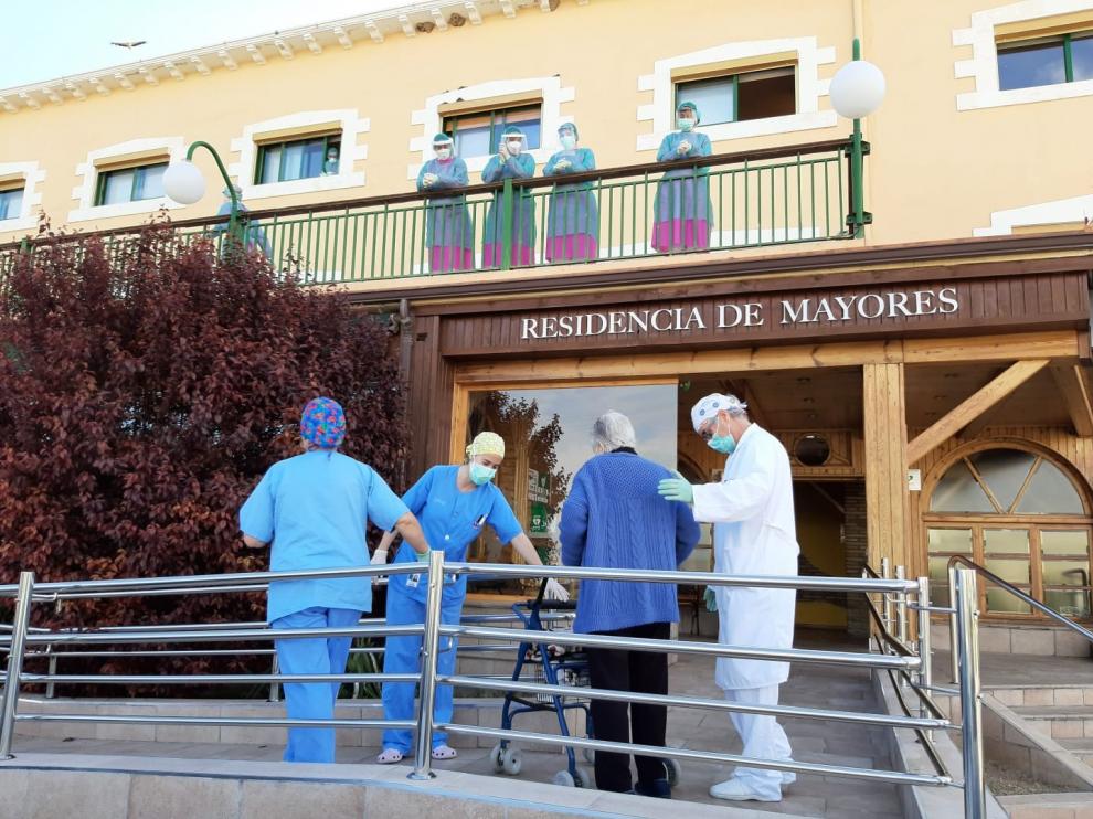 Recibe en alta una nueva paciente de la Residencia la Abubilla afectada por coronavirus