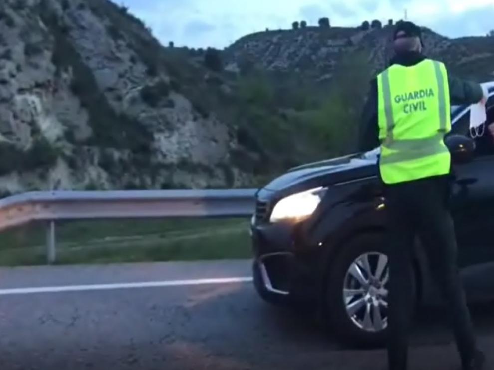 El reparto de marcarillas se realiza en las carreteras de Barbastro