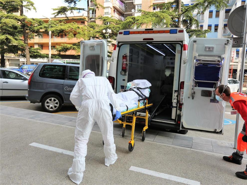 Cuatro casos positivos por coronavirus, con una persona fallecida, en la residencia Avenida de Huesca