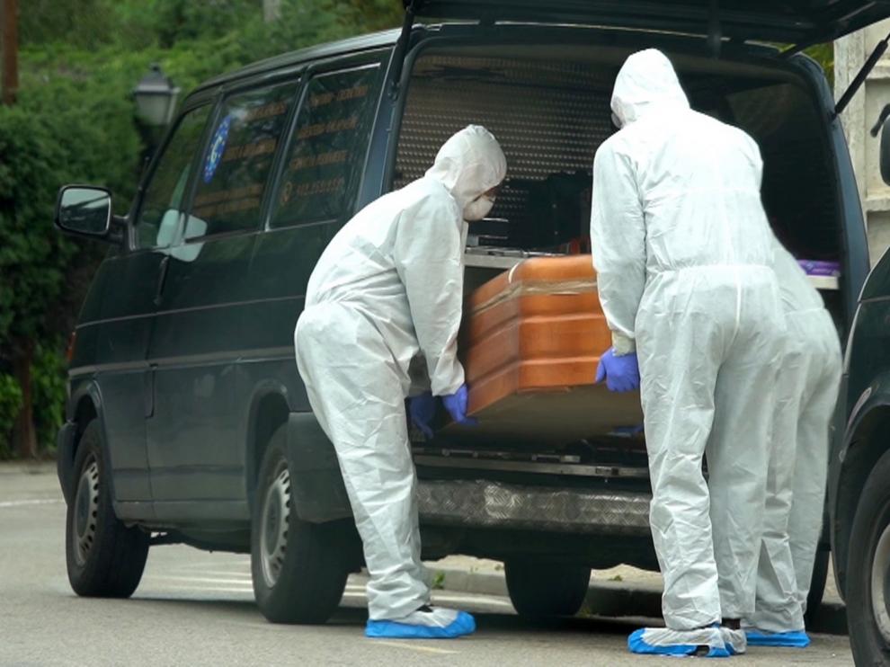 La cifra de muertes diarias baja a 48 personas en España