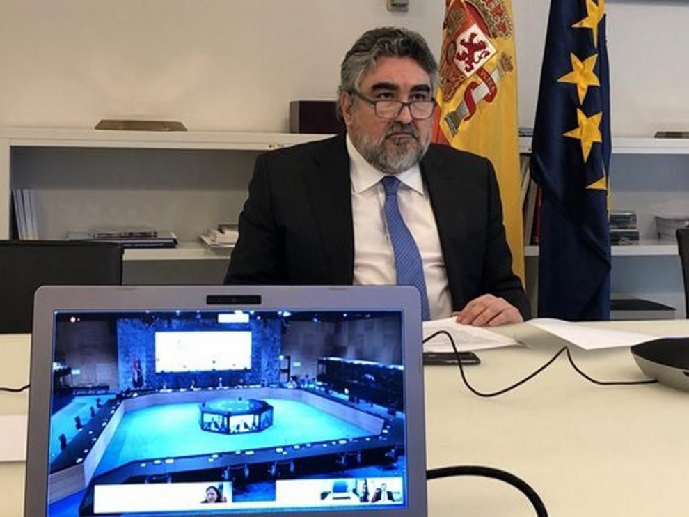 El Gobierno ve en el fútbol la locomotora del deporte