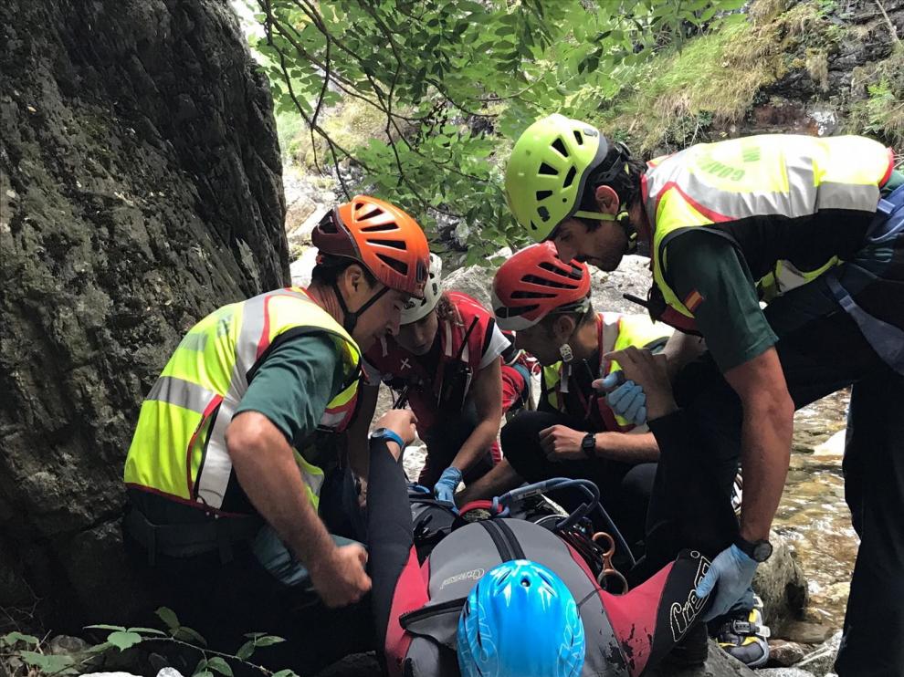 Las unidades de rescate de la Guardia Civil recomiendan ir "poco a poco" cuando dejen salir a la montaña