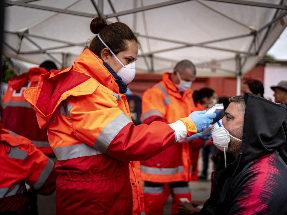 Las muertes diarias por coronavirus en España bajan a 288