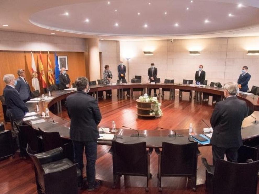La DPH aprueba en pleno una moción que reconoce la labor de instituciones, ciudadanos y trabajadores