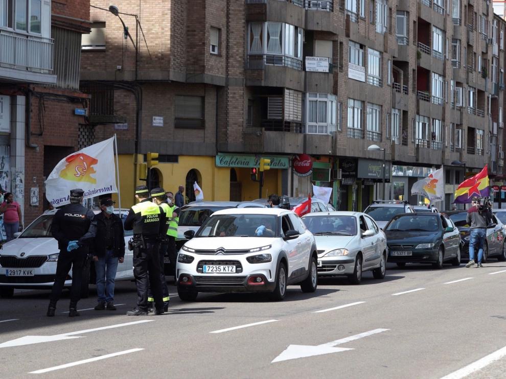 Una caravana de 30 coches, única protesta en el Primero de Mayo
