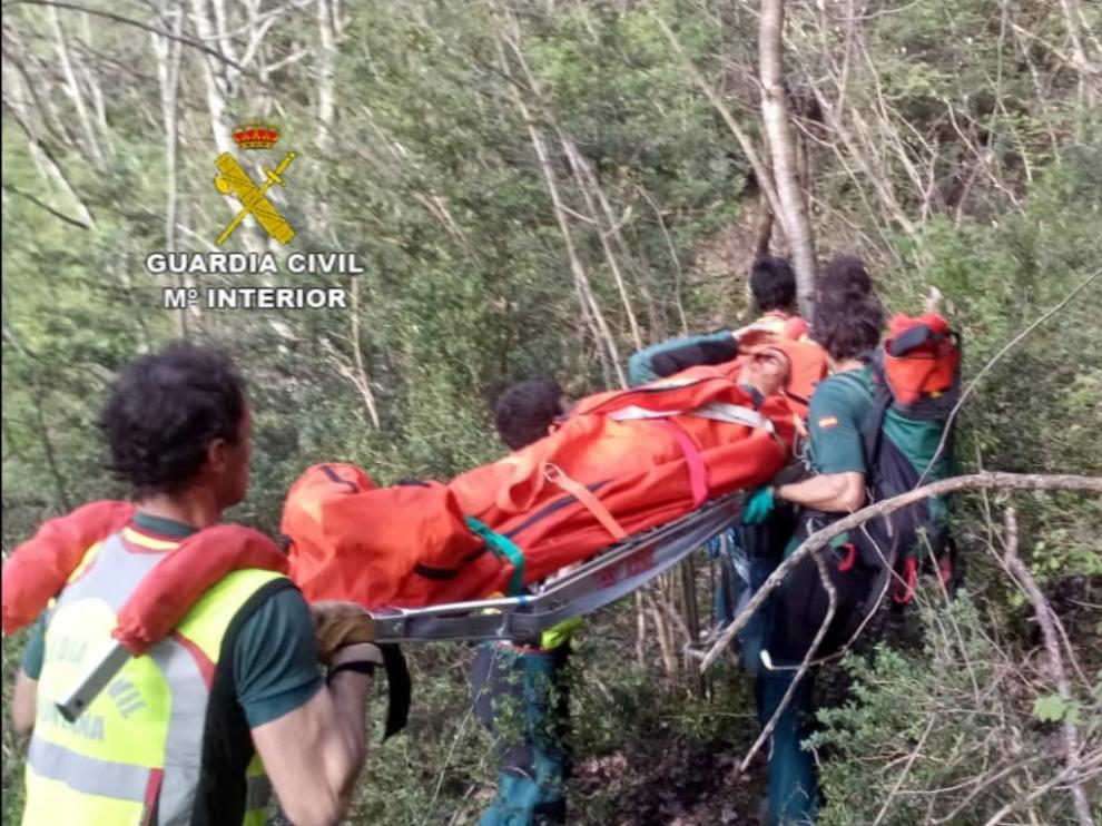 La Guardia Civil de Benasque rescata a una persona que cayó por un barranco