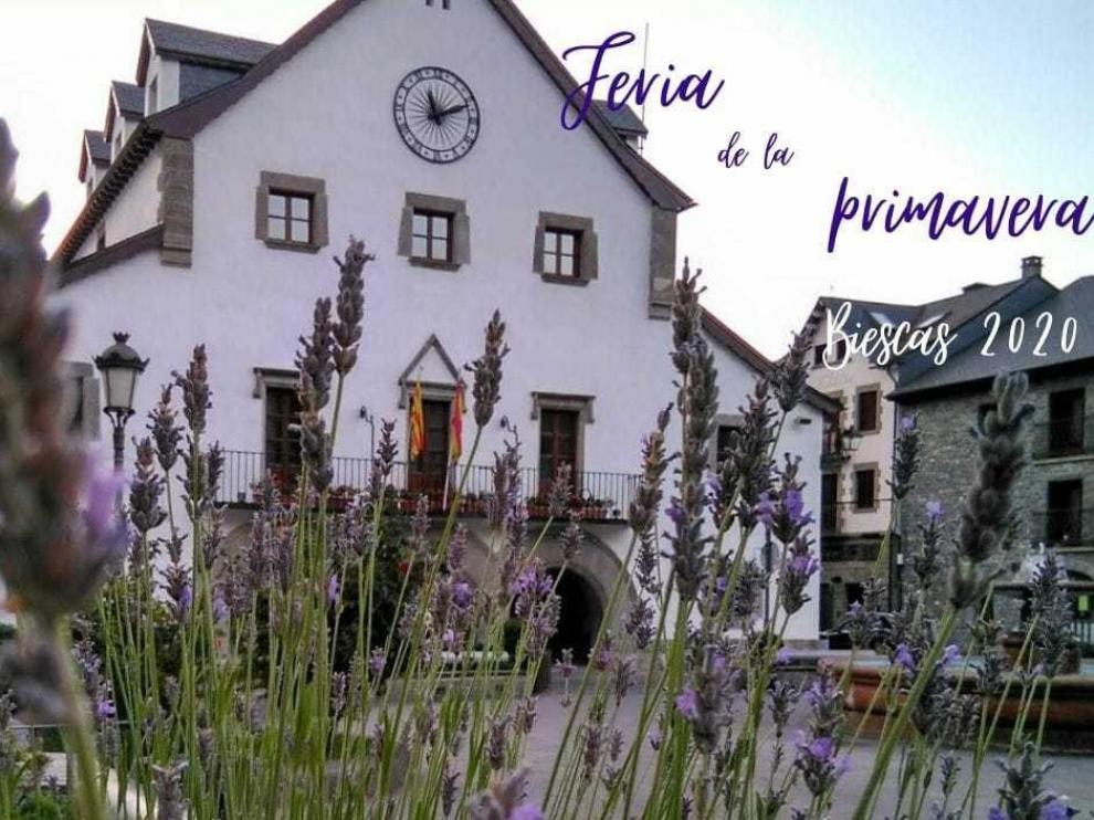 Biescas "celebra" su Feria de la Primavera regalando plantas