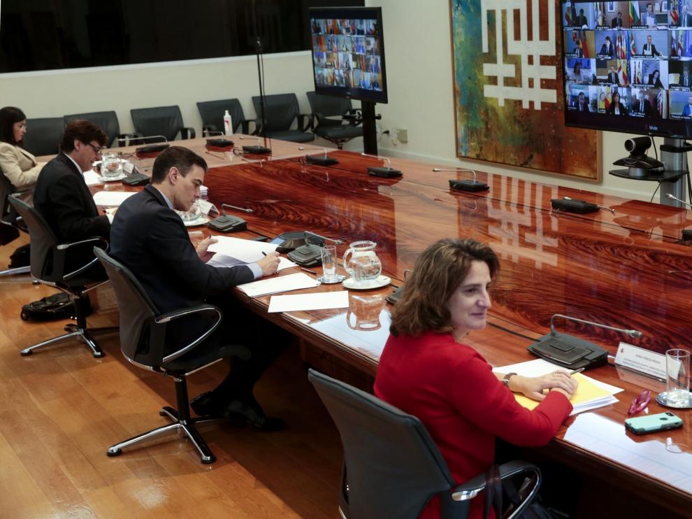 El Gobierno apela a partidos y autonomías para mantener el estado de alarma
