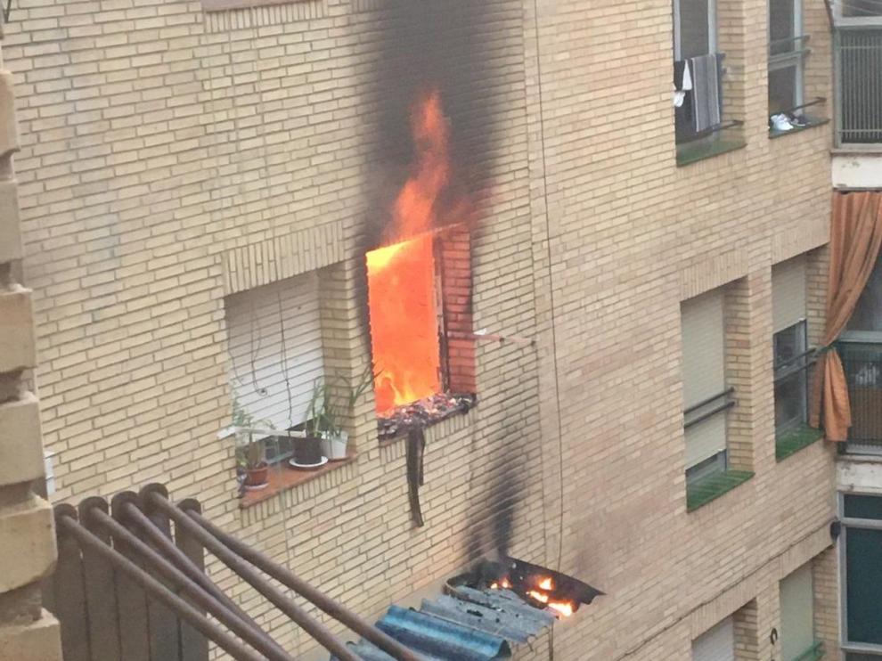 Se declara un incendio en un edificio de la calle Las Flores de Huesca