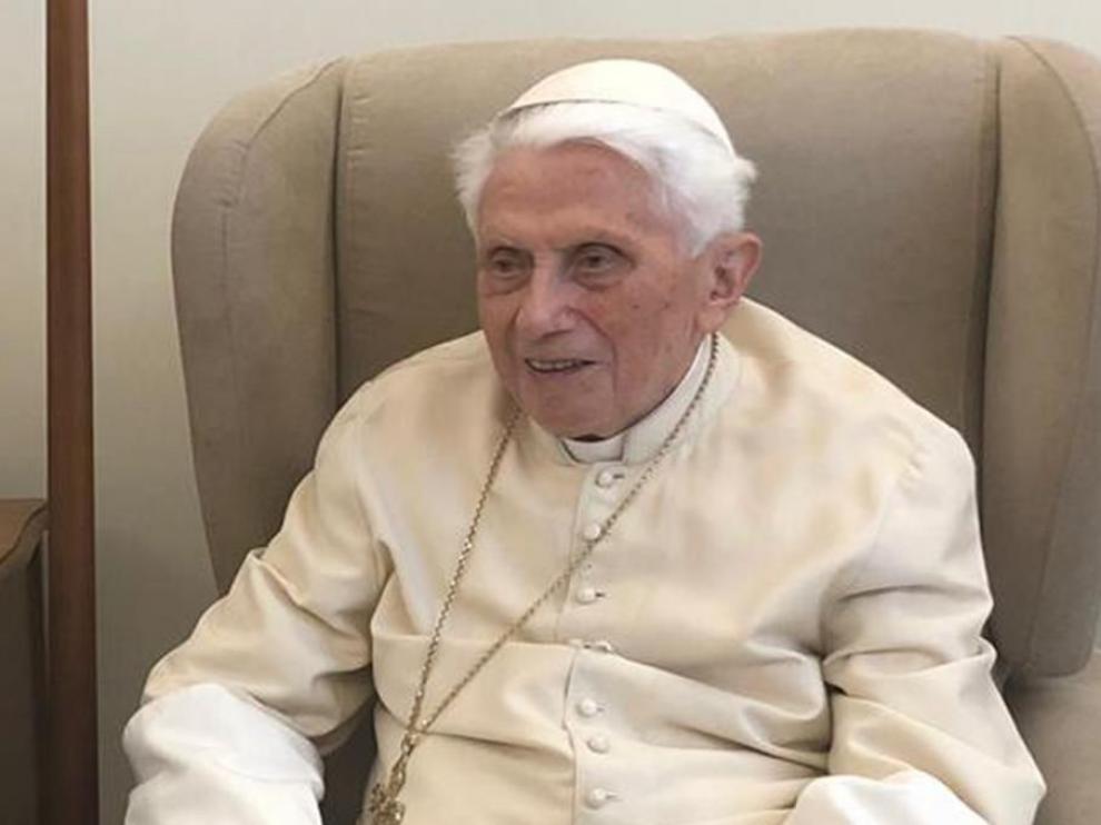 Benedicto XVI arremete contra el matrimonio homosexual