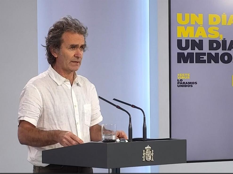 Fernando Simón advierte a los jóvenes que se saltan normas "Van a ir transmitiendo la enfermedad"