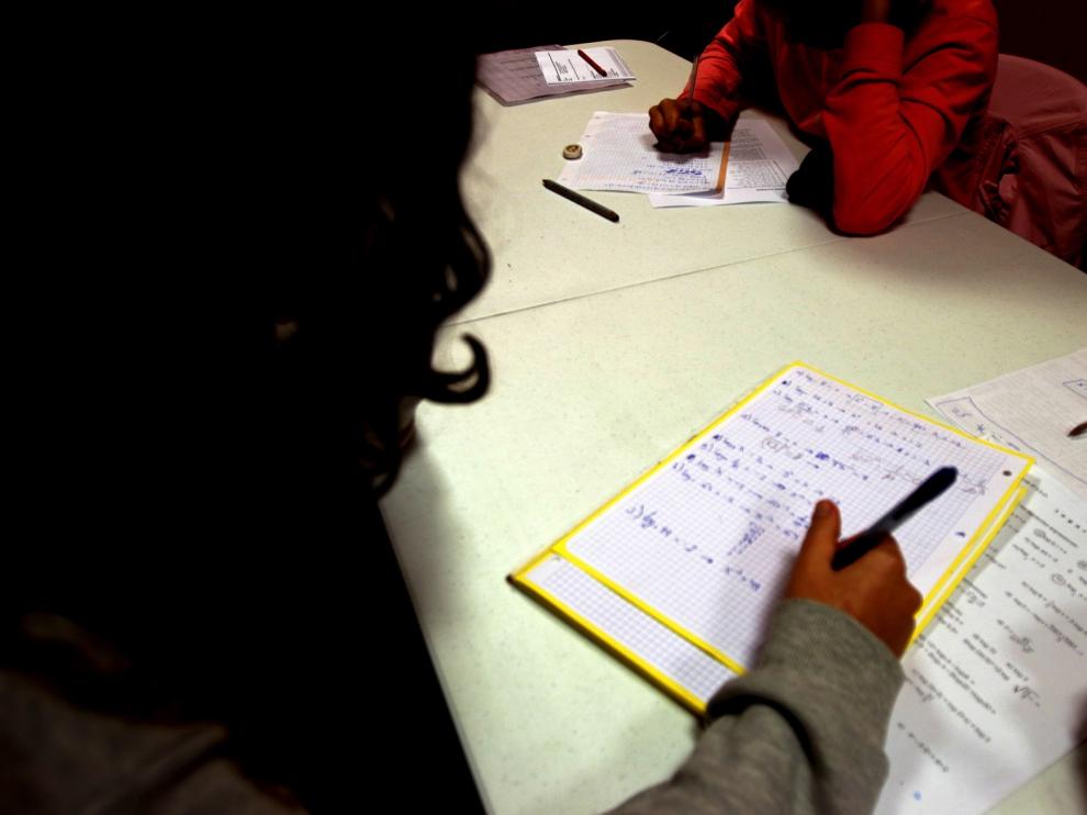 Las familias ven varias "lagunas" con el cierre de centros escolares