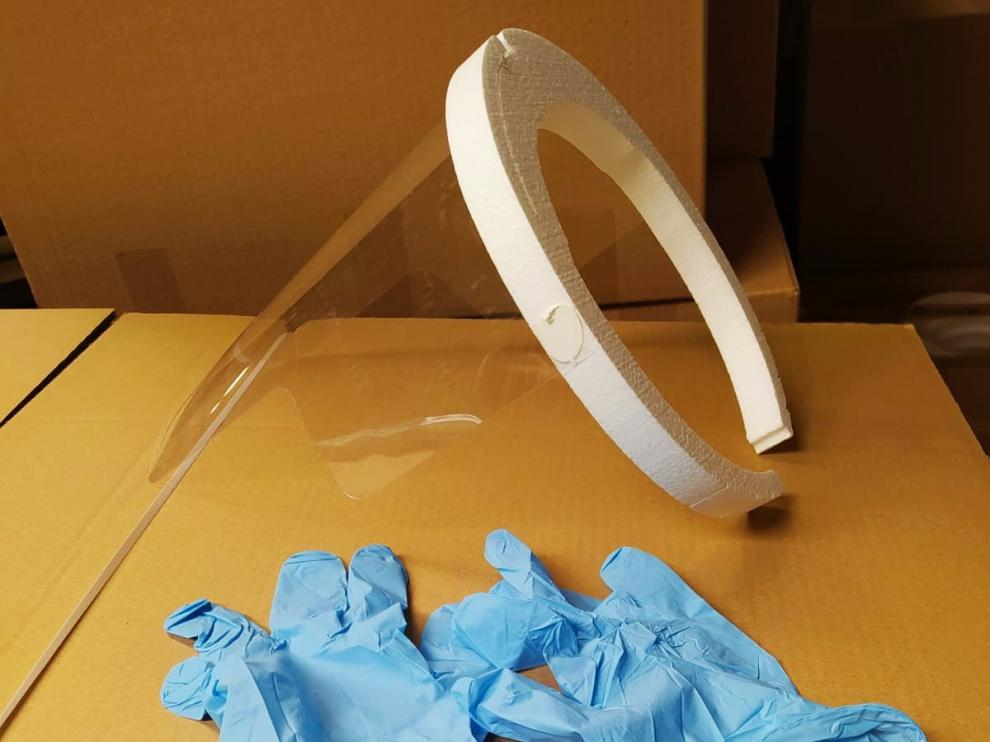 El Ayuntamiento de Huesca reparte kits de protección a 771 trabajadores de 221 establecimientos