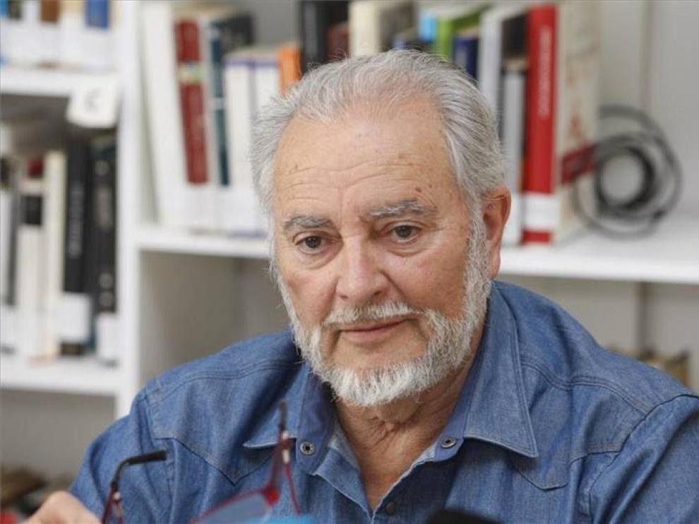 Julio Anguita, crítico en la UCI del Hospital Reina Sofía tras sufrir una parada cardíaca