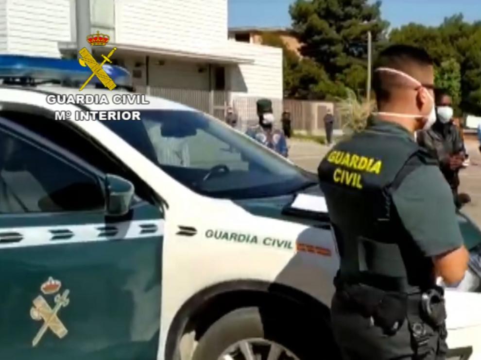 Identificadas 26 personas sin contrato de trabajo y 10 indocumentadas en la campaña de fruta de Fraga