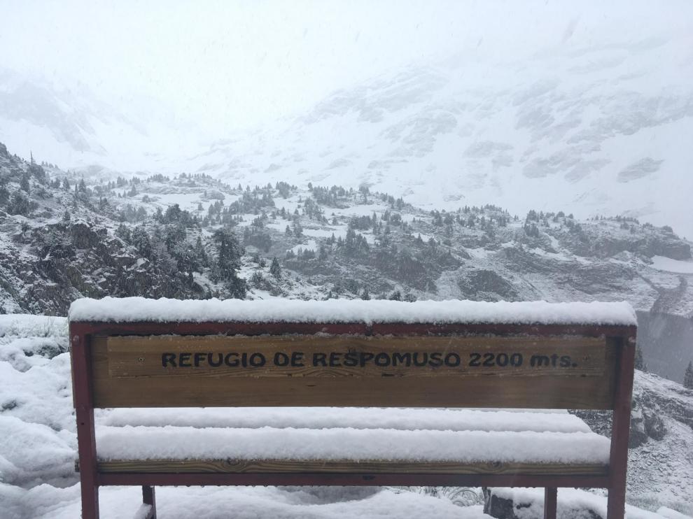 Vuelve la nieve al Pirineo y caen intensas lluvias en el Alto Aragón