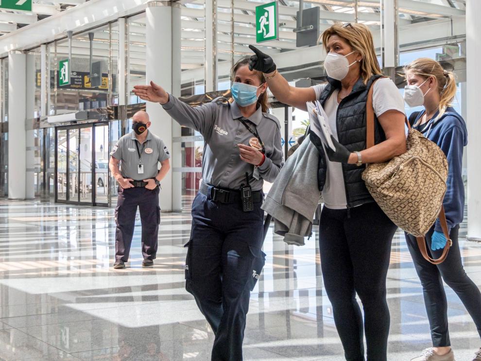 España obligará a guardar cuarentena de 14 días a viajeros internacionales a partir del 15 de mayo