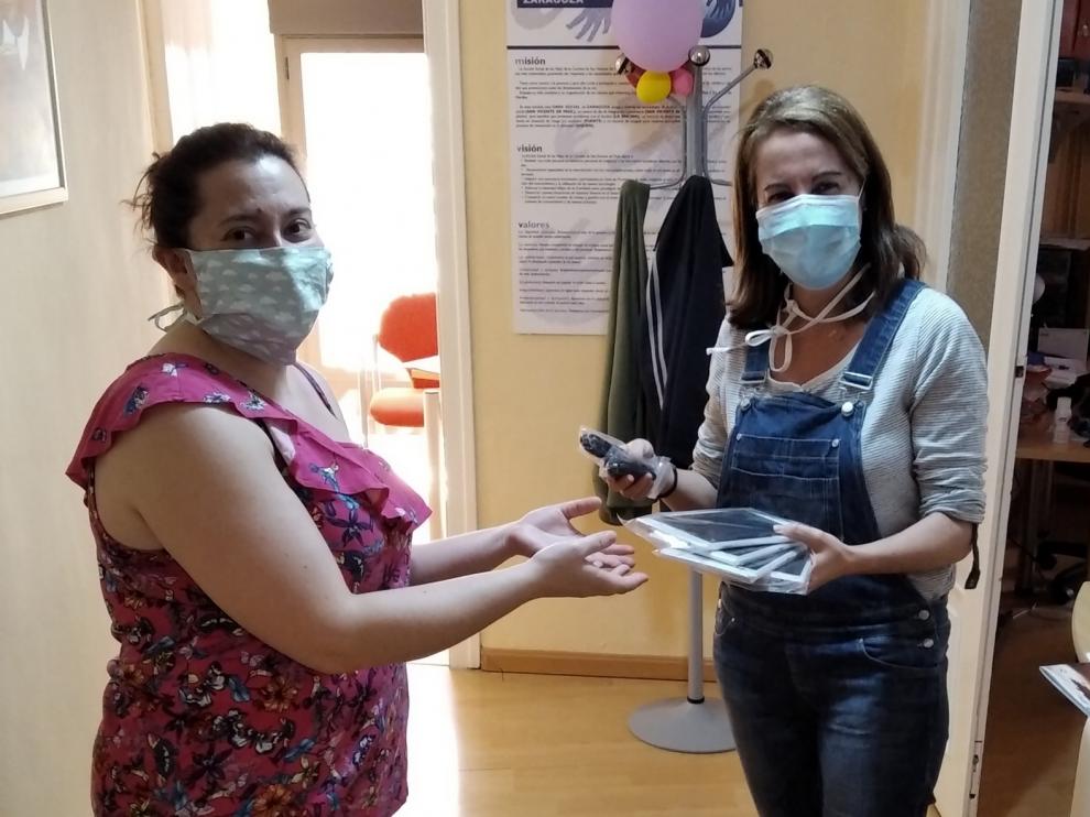 La Coordinadora de Personas sin Hogar y ProFuturo reparten 100 tablets a personas en situación de alta vulnerabilidad en Zaragoza