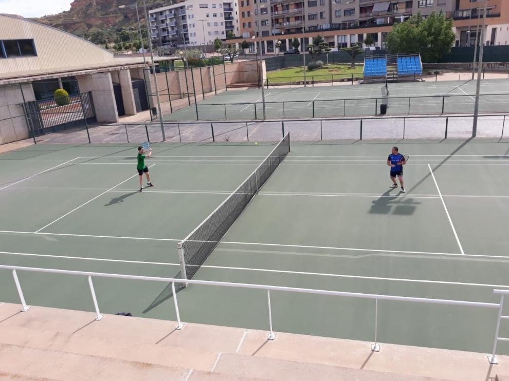 Monzón reabre sus pistas de tenis al 30 % de su capacidad