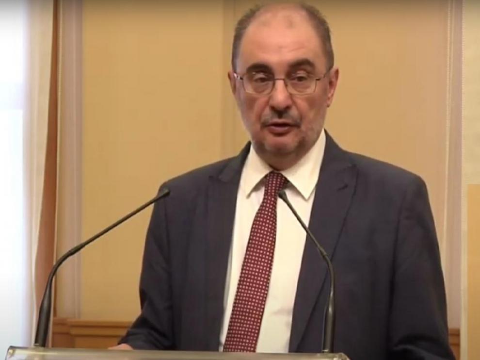 El presidente de Aragón, Javier Lambán, recibe el alta hospitalaria