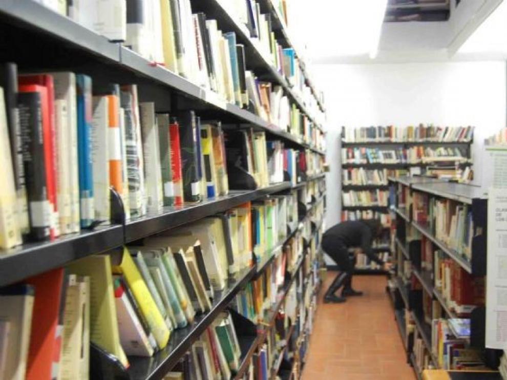 La Red de Bibliotecas municipales de Fraga abre sus instalaciones