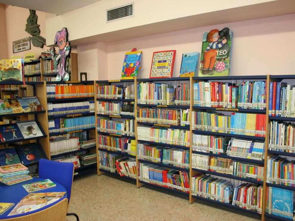 La "biblioteca para llevar" prestará servicio en Monzón