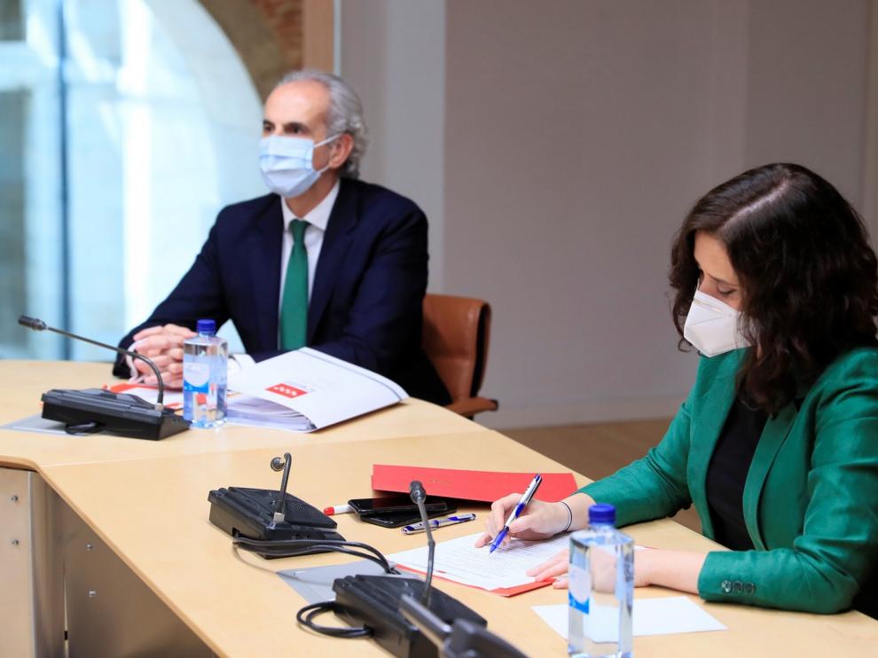Madrid lleva a los tribunales la negativa a cambiar de fase