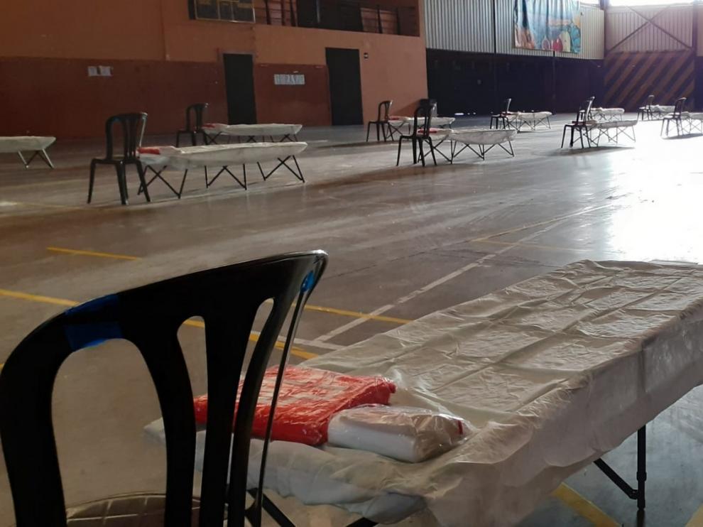 El Ayuntamiento de Fraga equipa el Pabellón del Sotet para alojamiento de temporeros “sintecho”