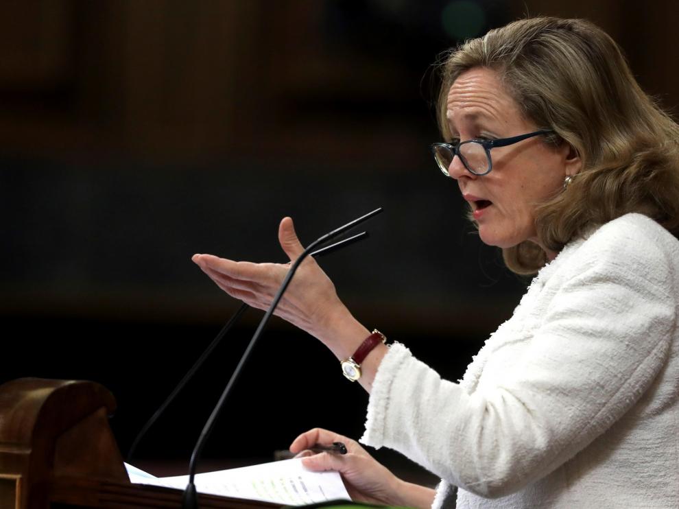 Calviño ve "absurdo y contraproducente" abrir el debate de derogar la reforma laboral