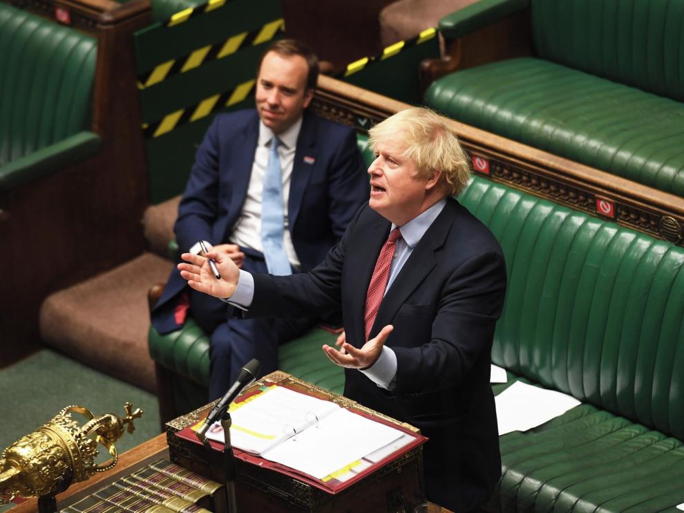 Las escuelas dicen a Johnson que mantendrán el cierre