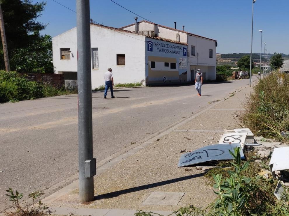 Un conductor ebrio al volante de un furgón provoca el caos en Fraga tras arrollar a varios coches