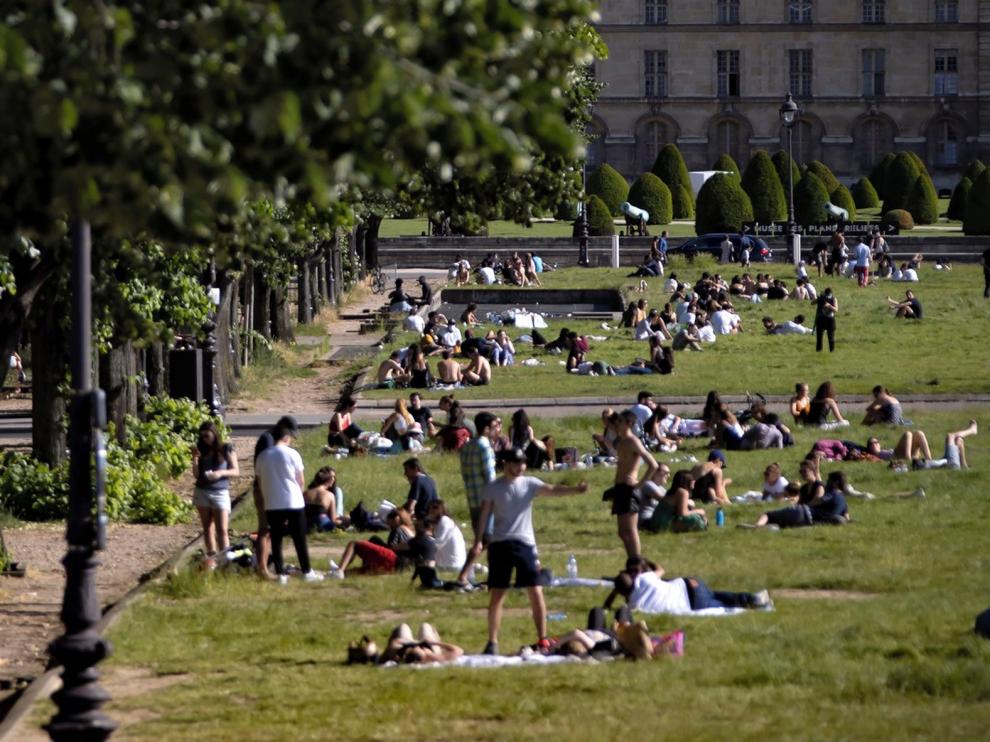 Francia confirma la cuarentena de 14 días para viajeros españoles