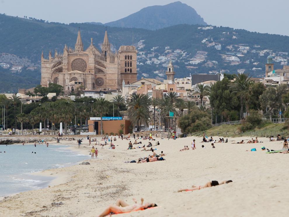 España levanta la cuarentena a los turistas el 1 de julio