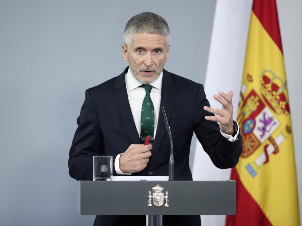 Marlaska presenta el cese de De los Cobos como un reajuste y sube el sueldo a la Guardia Civil