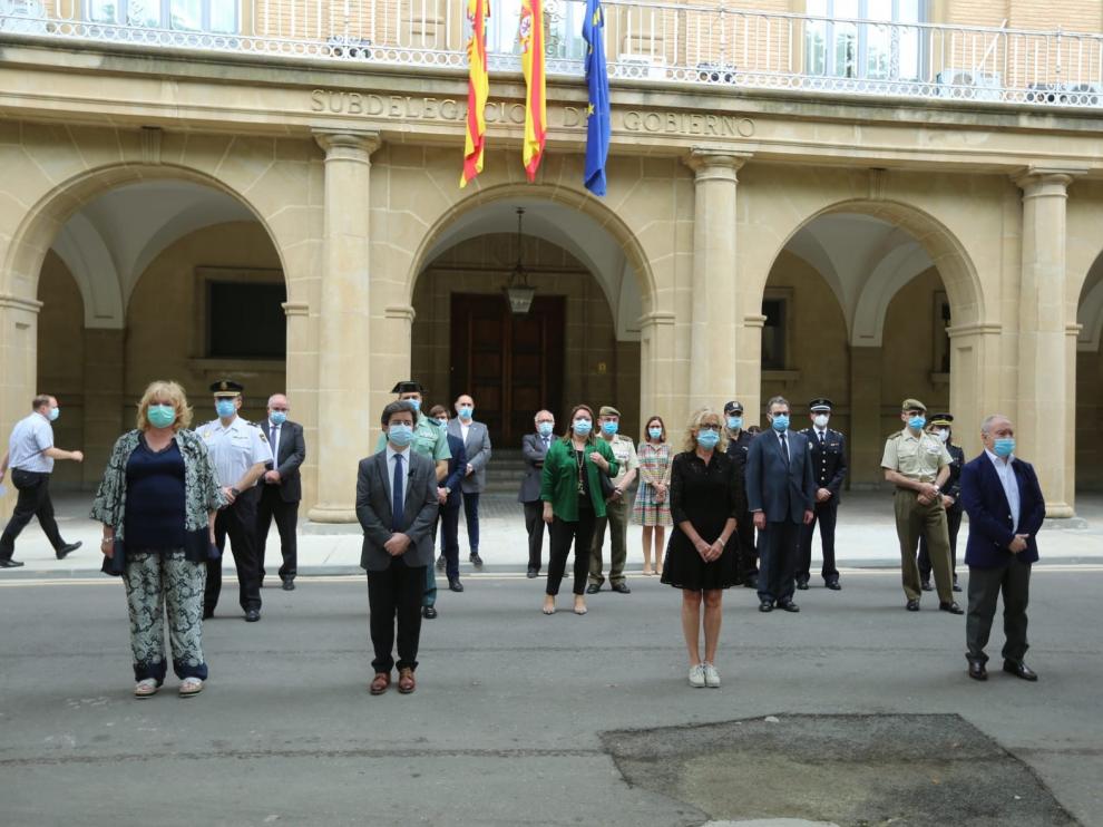 Las instituciones guardan un minuto de silencio en la provincia de Huesca por los fallecidos por la pandemia de coronavirus