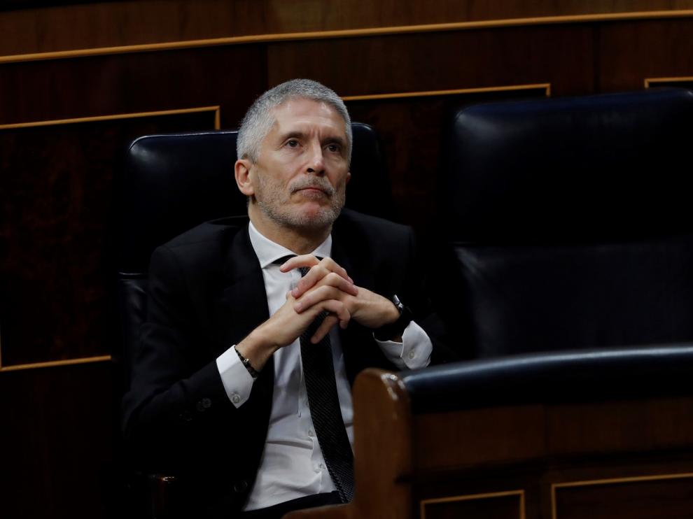 El luto oficial comienza entre insultos y peticiones de dimisión de Marlaska
