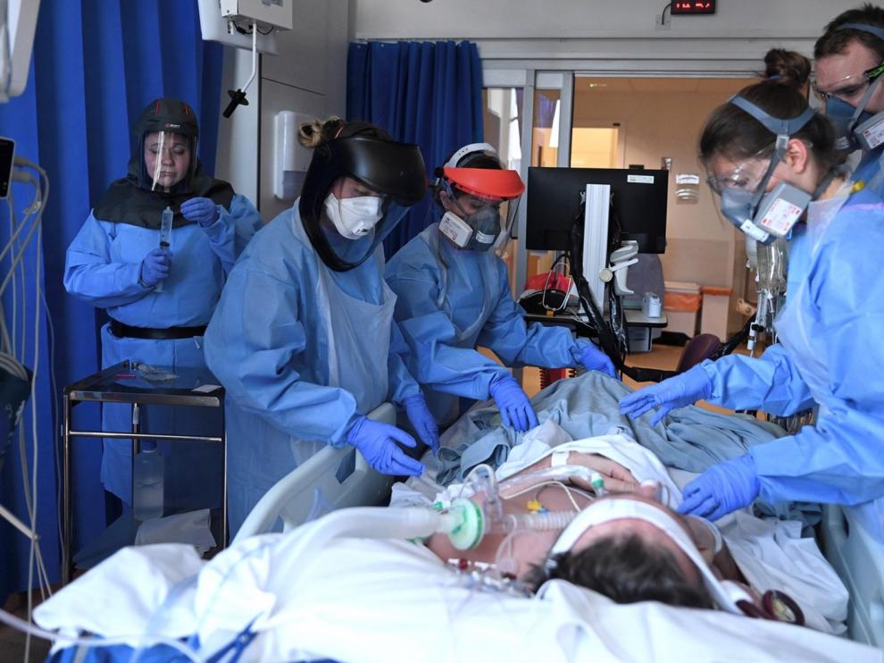 El 21 % de los pacientes ingresados con coronavirus ha fallecido, según un registro de los internistas