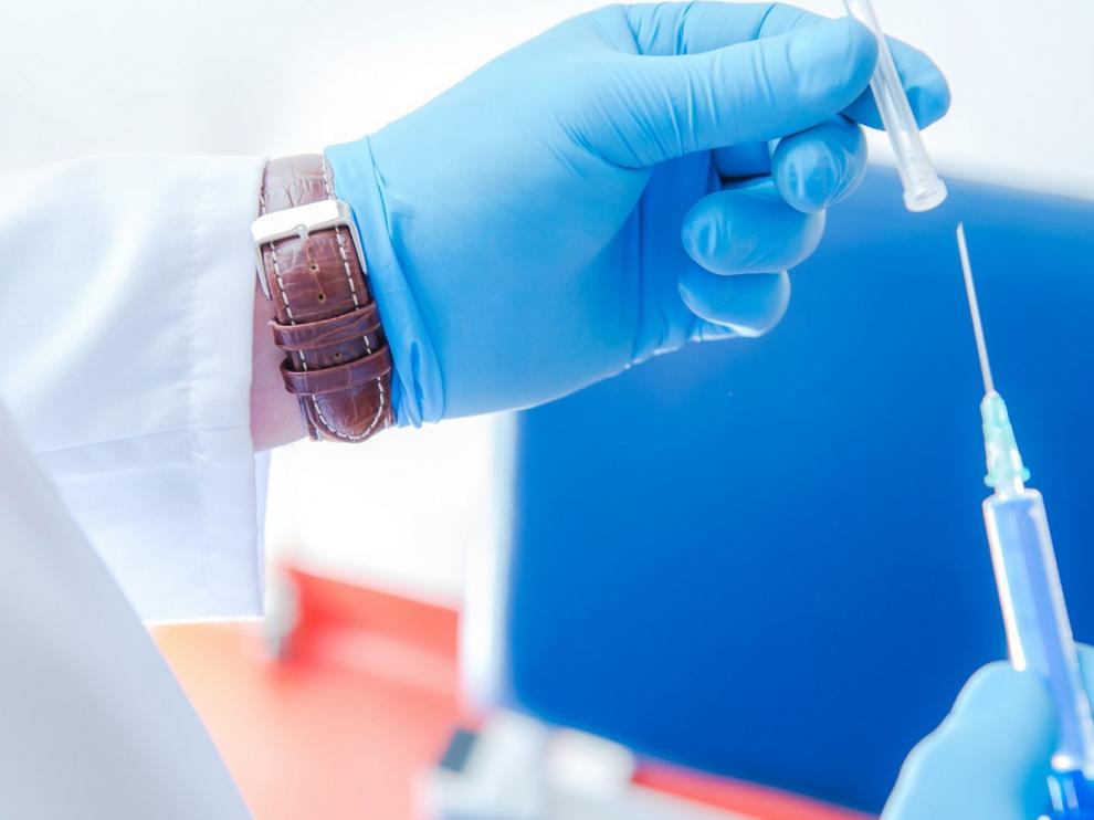 La industria prueba en humanos 10 vacunas