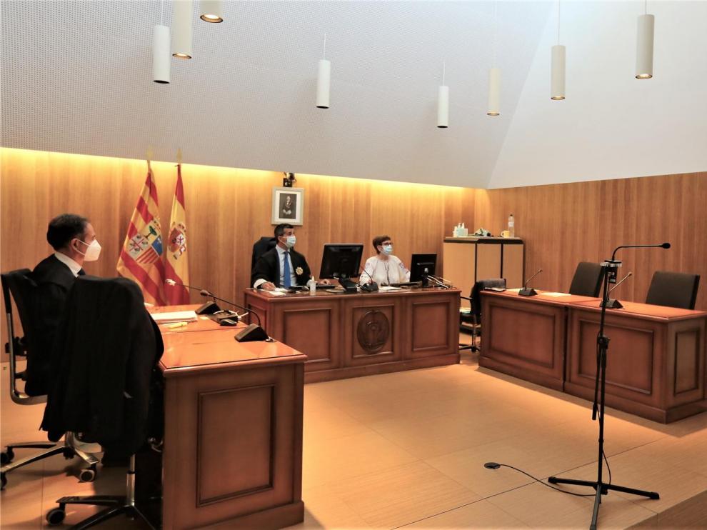 La Fiscalía de un juzgado de Huesca coincide con Fasamet en que los sanitarios estuvieron desprotegidos ante el coronavirus