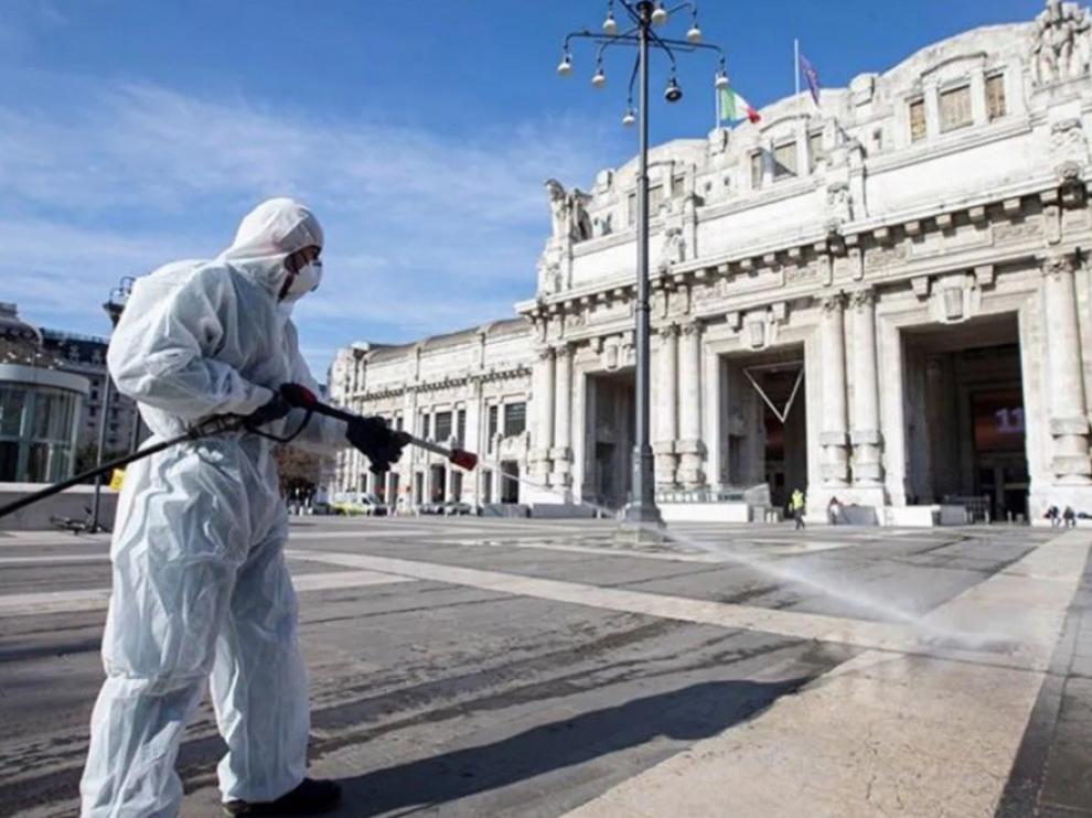 Italia cifra por debajo de 500 los pacientes en la UCI