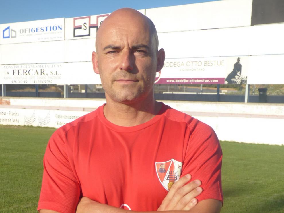 Dani Martínez renueva por el Barbastro