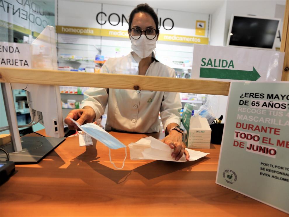 Las farmacias de Huesca, listas para dar las mascarillas higiénicas