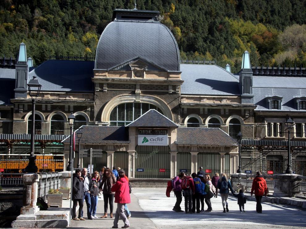 Canfranc desarrolla una campaña como destino seguro