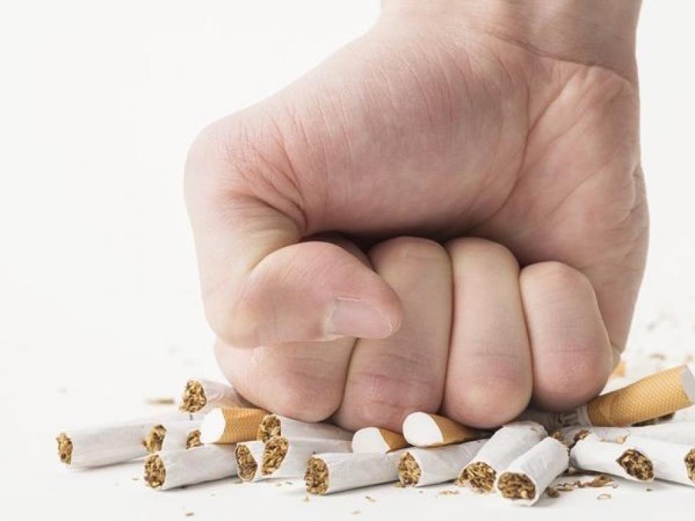 El tabaco "ata y te mata" y empeora síntomas del coronavirus, recuerda Sanidad