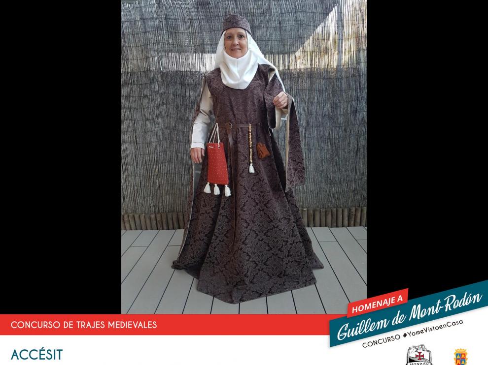 Un caballero medieval listo para la lucha, ganador de #YomeVistoenCasa en Monzón
