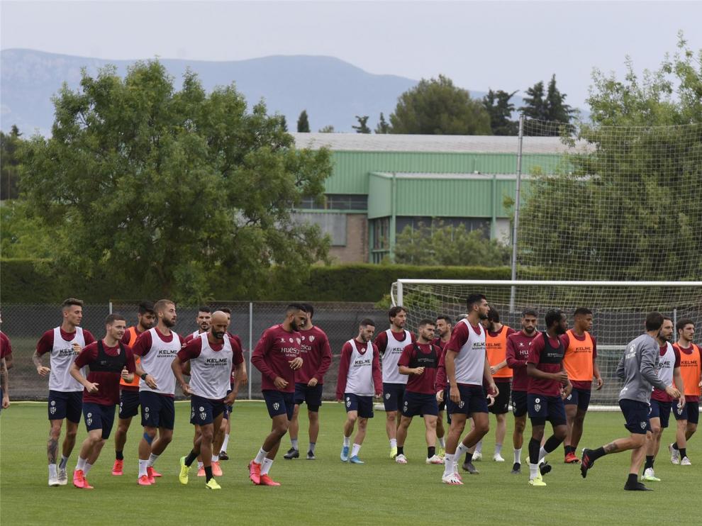 El Huesca vuelve a entrenar al completo 80 días después