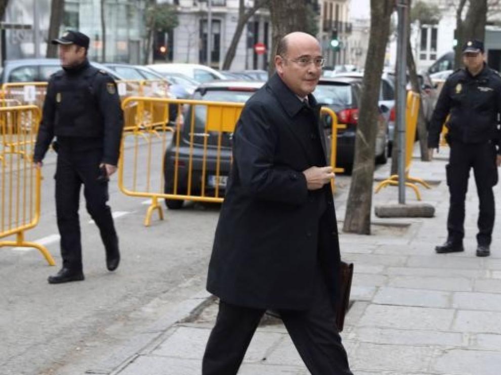Interior admite que el cese de Pérez de los Cobos fue por incumplir la comunicación de actuaciones