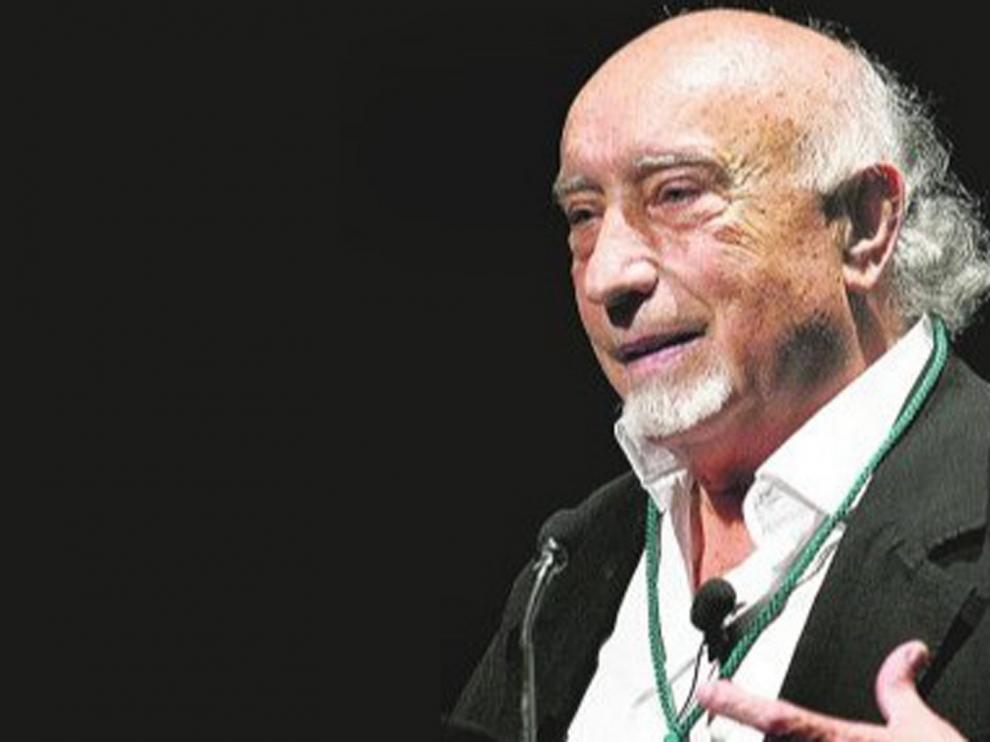 Manuel Vicent: "Deberían prohibir que los niños vean el espectáculo obsceno del Parlamento"